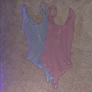 2 Bodysuits